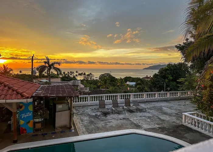 33 Ocean Views Hilltop Oasis *